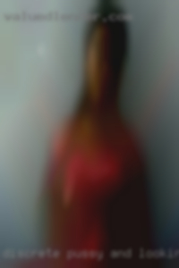 Discrete pussy and looking for fun.